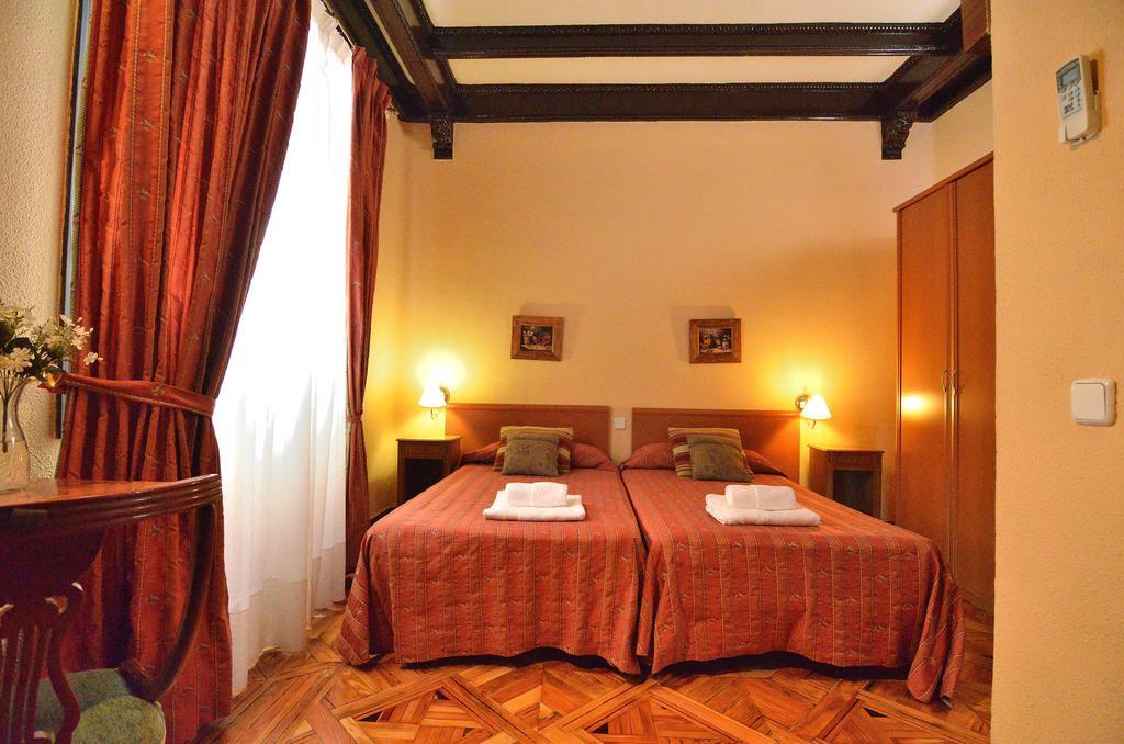 Romero Gran Via Guest house