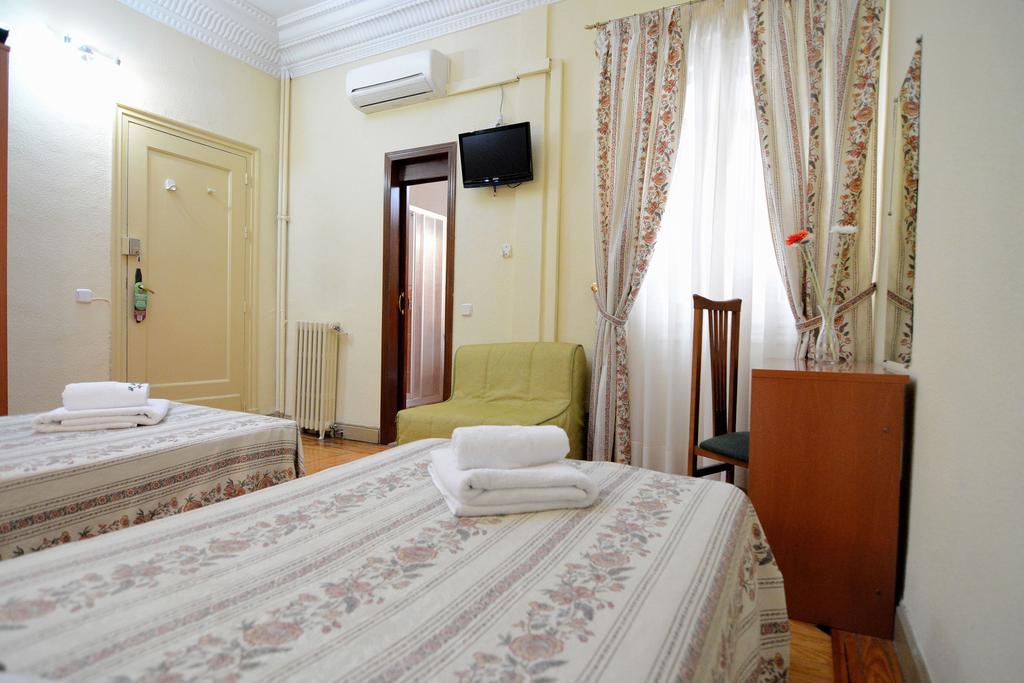 Romero Gran Via Guest house 2*